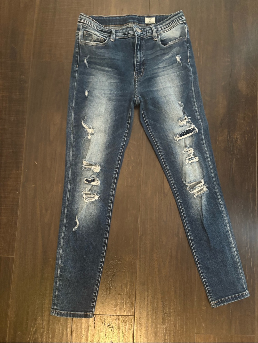 Women's Distressed Skinny Jeans in Dark Blue